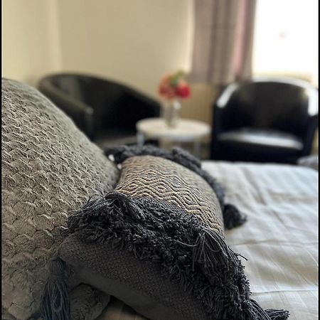 The Belle Vue Through The Looking Glass Hotel Tredegar Bagian luar foto